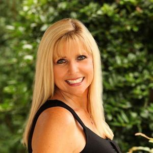 Meet your Posher, Suzanne